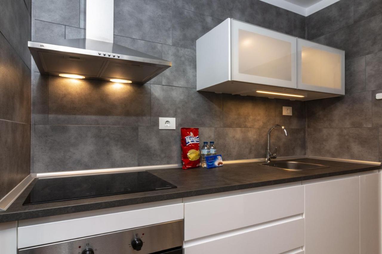 Homeforguest New Modern Apartment With Pool Арона Екстер'єр фото