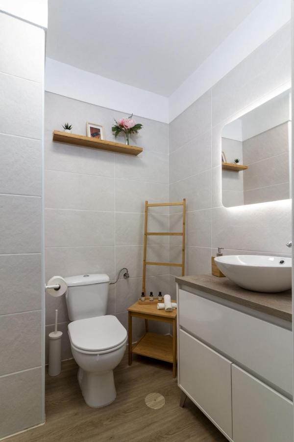 Homeforguest New Modern Apartment With Pool Арона Екстер'єр фото